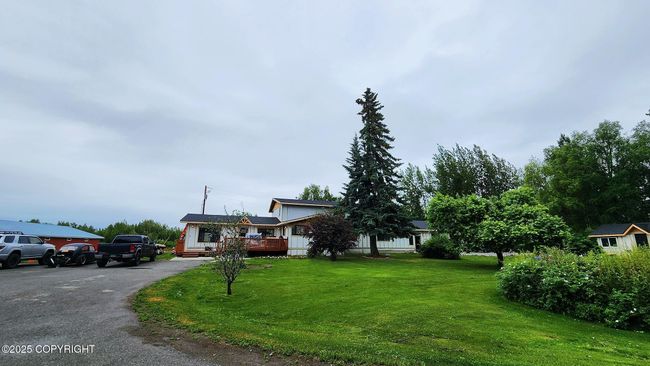 Front yard | Image 4