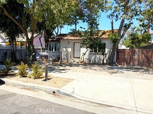 15741 Wyandotte St, Van Nuys, CA, 91405-2857 | Card Image