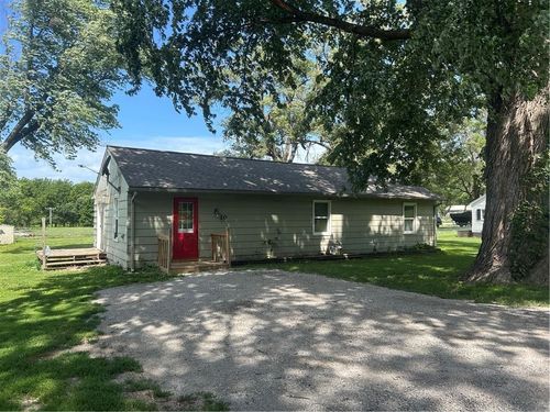 10 Platte St, Dearborn, MO, 64439-9762 | Card Image