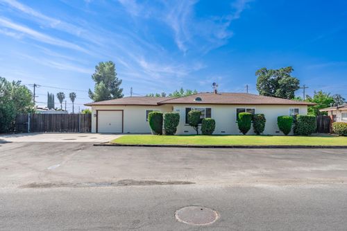 5582 E Swift Ave, Fresno, CA, 93727-7158 | Card Image