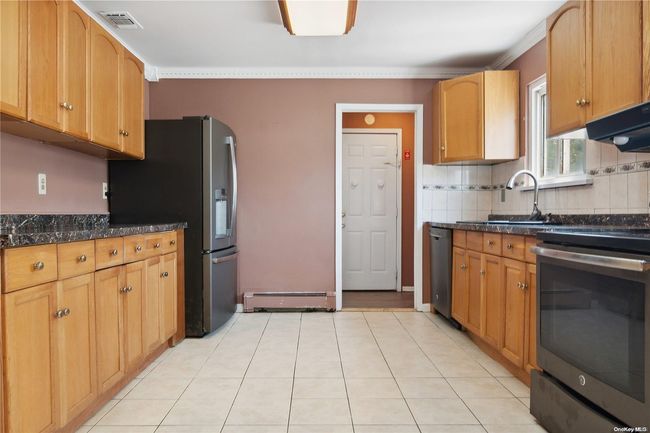 6 Sunflower Ct, House other with 4 bedrooms, 3 bathrooms and null parking in Coram NY | Image 5