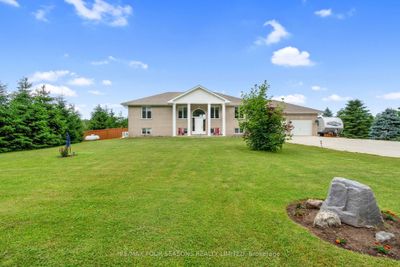 3354 Sunnidale Rd, House other with 3 bedrooms, 3 bathrooms and 12 parking in Clearview ON | Image 2