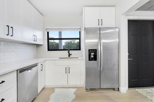 apt-f3-1200 Se Parkview Pl, Stuart, FL, 34994-5549 | Card Image