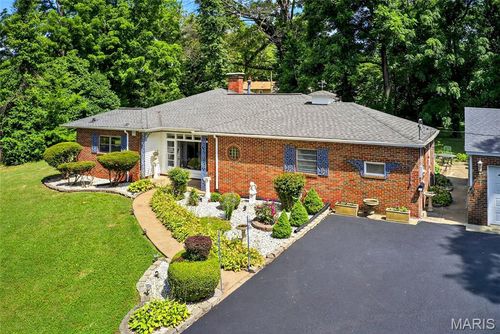 351 N 66th St, Belleville, IL, 62223-3953 | Card Image