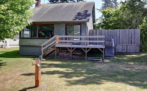 1003 41st Pl, Seaview, WA, 98644-2044 | Card Image