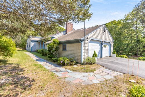 240 Braggs Ln, Barnstable, MA, 02630-1539 | Card Image