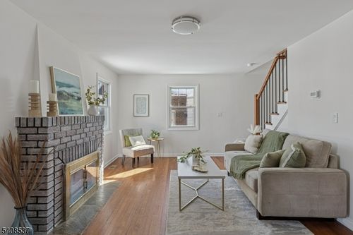 2210 Stecher Ave, Union, NJ, 07083-5252 | Card Image