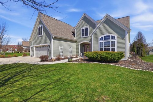 W348N5818 Snapdragon Court Court, Oconomowoc, WI, 53066 | Card Image