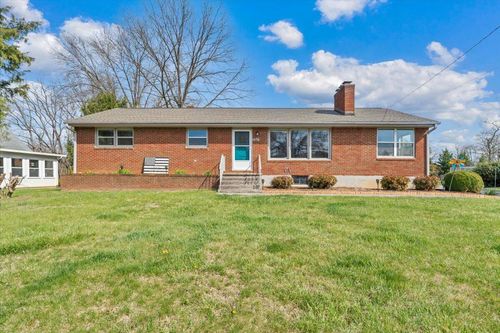 1311 Penley Blvd, Salem, VA, 24153-5909 | Card Image