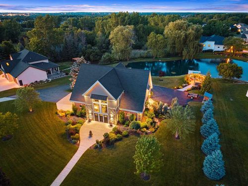 5107 Achates Court, LEDGEVIEW, WI, 54115 | Card Image