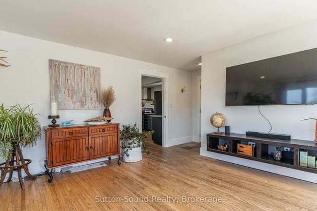 146 Sunset Blvd, House other with 3 bedrooms, 2 bathrooms and 8 parking in Georgian Bluffs ON | Image 6