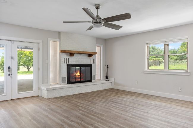 2255 Old Colony Line Rd, House other with 3 bedrooms, 2 bathrooms and 4 parking in Lockhart TX | Image 4