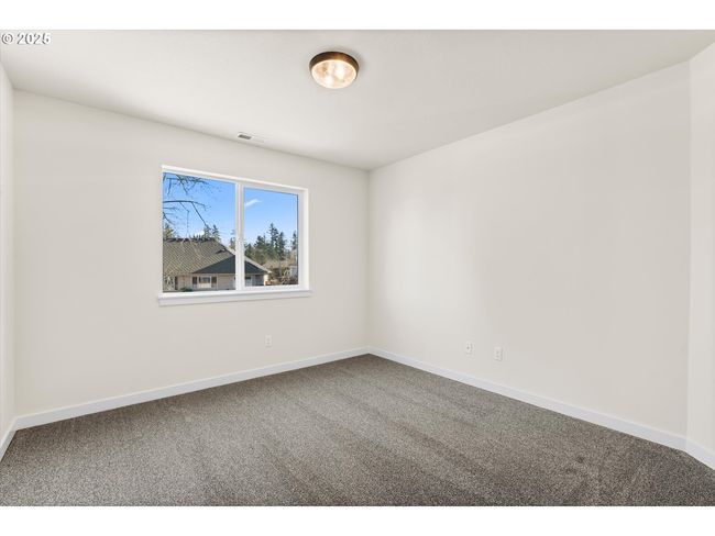 6307 Se Chloe Rose Way, House attached with 3 bedrooms, 3 bathrooms and 1 parking in Milwaukie OR | Image 19