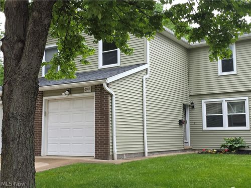 6783 Kirkwood Dr, Mentor, OH, 44060-4203 | Card Image