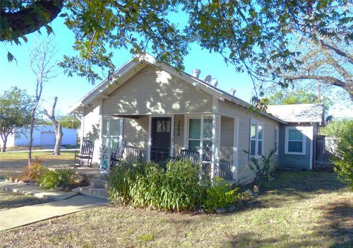 1408 S Bridge St, Brady, TX, 76825-6610 | Card Image