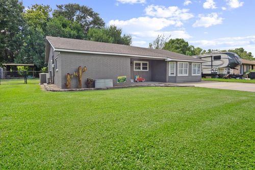 138 N Lake Dr, Winnie, TX, 77665-8760 | Card Image