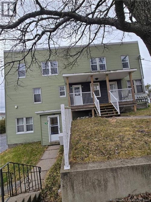 90 Wilton St, Saint John, NB, E2J1H7 | Card Image