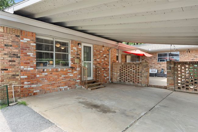 View of patio with entry steps | Image 20