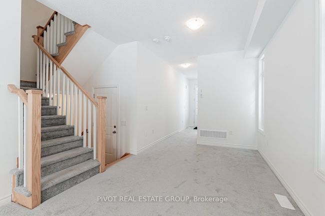 19 Daffodil Rd, House attached with 3 bedrooms, 3 bathrooms and 1 parking in Minesing ON | Image 12