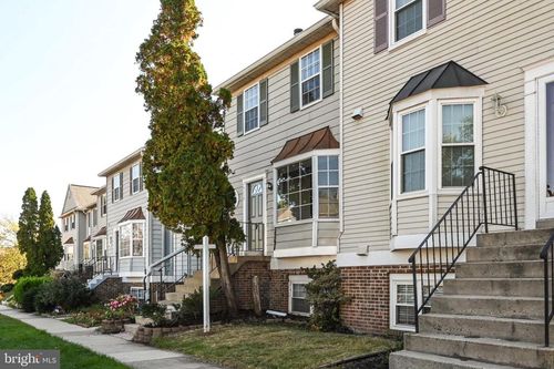 4119 Dawn Valley Ct, CHANTILLY, VA, 20151-3530 | Card Image