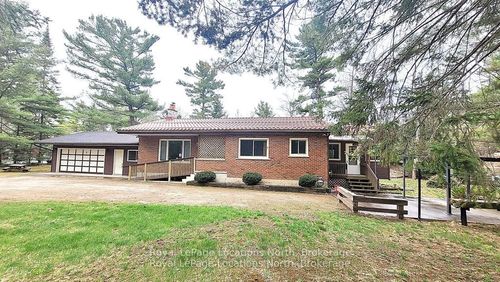 8 Ronald Ave, Tiny, ON, L0L1P1 | Card Image