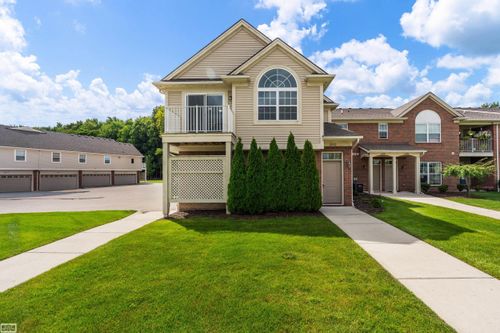 21912 Aberdeen Dr, Macomb, MI, 48042-3860 | Card Image