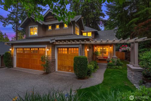 10801 Se 28th St, Bellevue, WA, 98004-7335 | Card Image