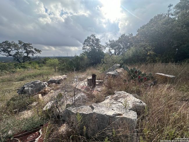 0 County Road 2720 &Amp; Cr 2721, House other with 6 bedrooms, 7 bathrooms and null parking in Mico TX | Image 16