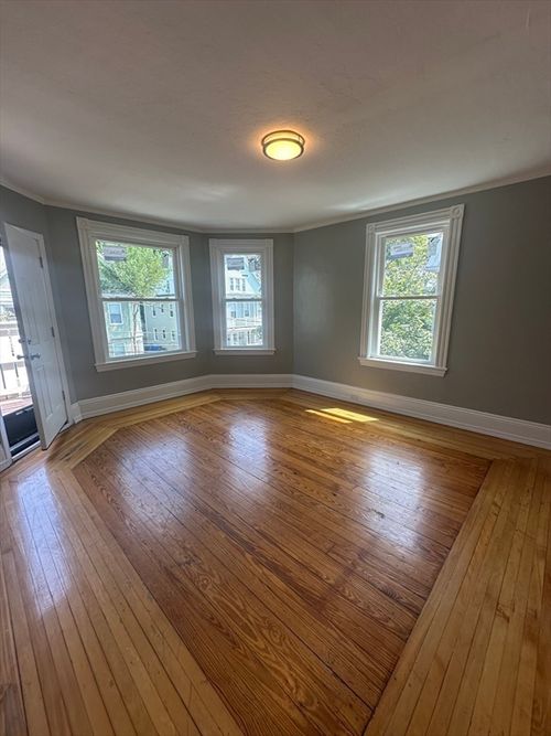 2-22 Wellington St, Waltham, MA, 02451-3609 | Card Image