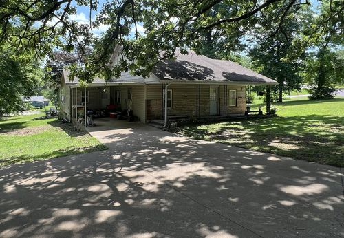 1010 Pine St, Cabool, MO, 65689-9280 | Card Image