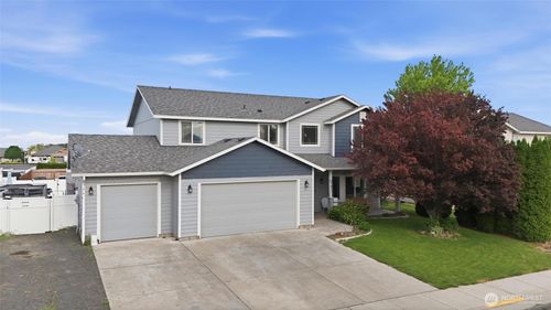 802 Willow Ave Ne, Quincy, WA, 98848-9359 | Card Image