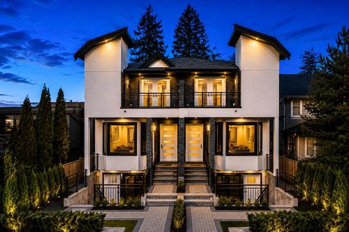254 E 18th St, North Vancouver, BC, V7L2X6 | Card Image