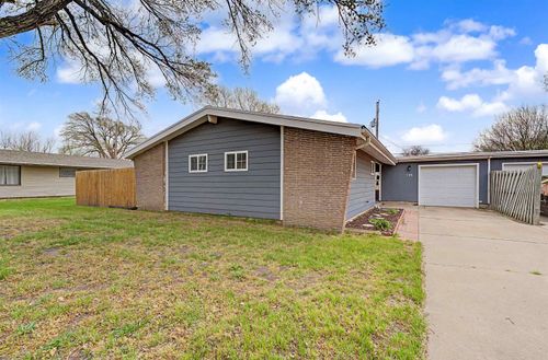146 Taft Ct., Salina, KS, 67401 | Card Image
