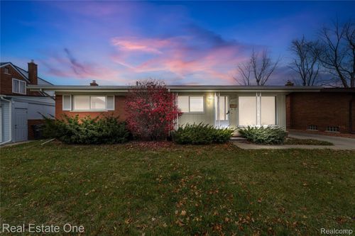 13918 Huntington St, Riverview, MI, 48193-7548 | Card Image