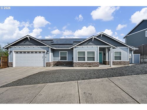 1056 Ruby Clair Dr, Creswell, OR, 97426-9341 | Card Image