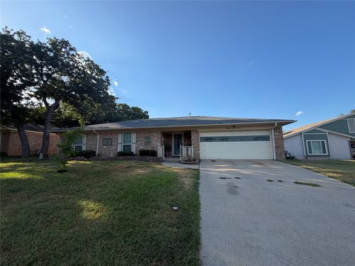7713 Briarridge Ct, North Richland Hills, TX, 76182-3410 | Card Image