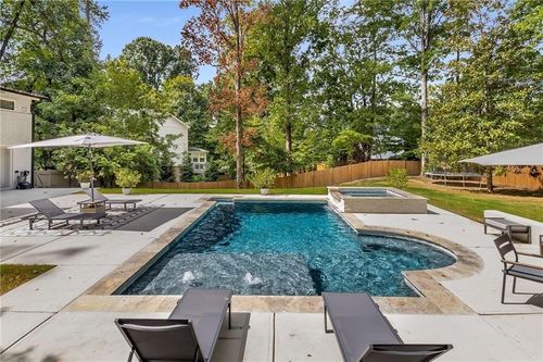 2522 Wawona Dr Ne, Brookhaven, GA, 30319-3716 | Card Image