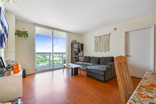 apt-2208-1800 N Bayshore Dr, Miami, FL, 33132-3228 | Card Image