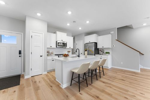 1528 Trellis Ln, Saint Paul, MN, 55101 | Card Image