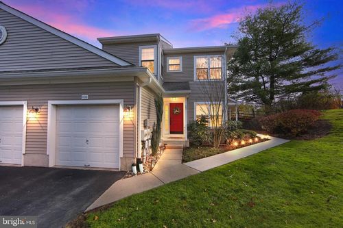 3802-103 Hidden Hollow Ct, PHOENIXVILLE, PA, 19460-2866 | Card Image
