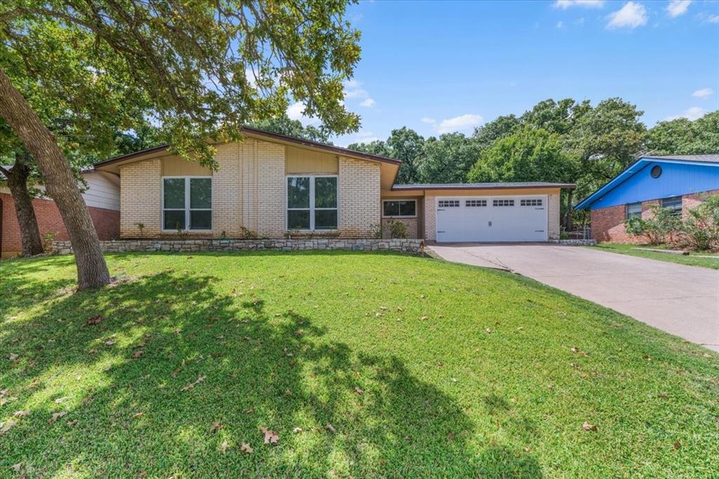 Somerset Ter, Bedford, TX 76022