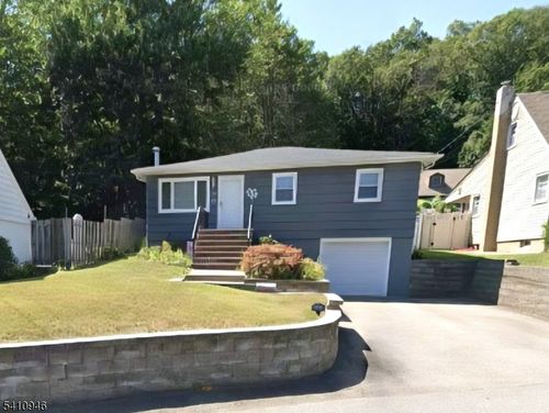 10 Sunrise Ave, Bloomingdale, NJ, 07403-1324 | Card Image