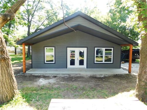 805 S Pine St, Holden, MO, 64040-1457 | Card Image