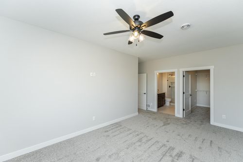 877 Picadilly Ln Nw, Rochester, MN, 55901-3481 | Card Image