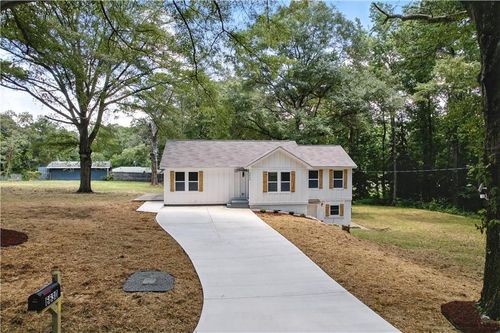 6630 Lucille Ave, Lithia Springs, GA, 30122-1949 | Card Image