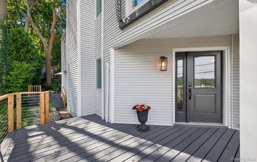 602 Mckinley Ter, Centerport, NY, 11721-1018 | Card Image