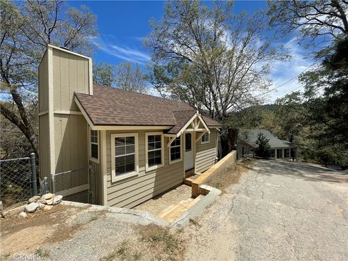29255 Hemlock Dr, Cedar Glen, CA, 92321 | Card Image
