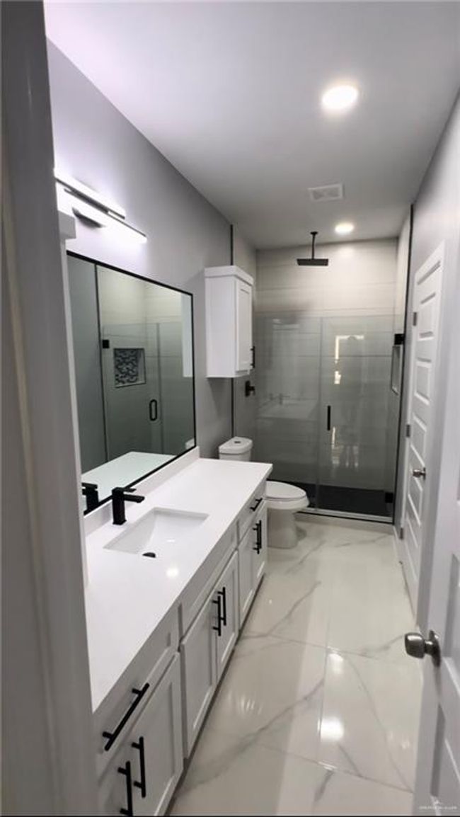 APT-4 - 1313 S Xanthia St, Condo with 2 bedrooms, 2 bathrooms and 2 parking in Alton TX | Image 6