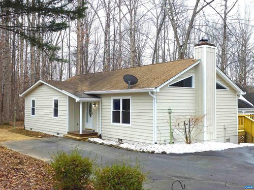 820 Jefferson Dr, PALMYRA, VA, 22963-3242 | Card Image