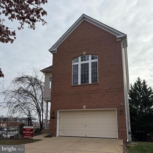 7156 Pennys Town Ct, Annandale, VA, 22003-3100 | Card Image